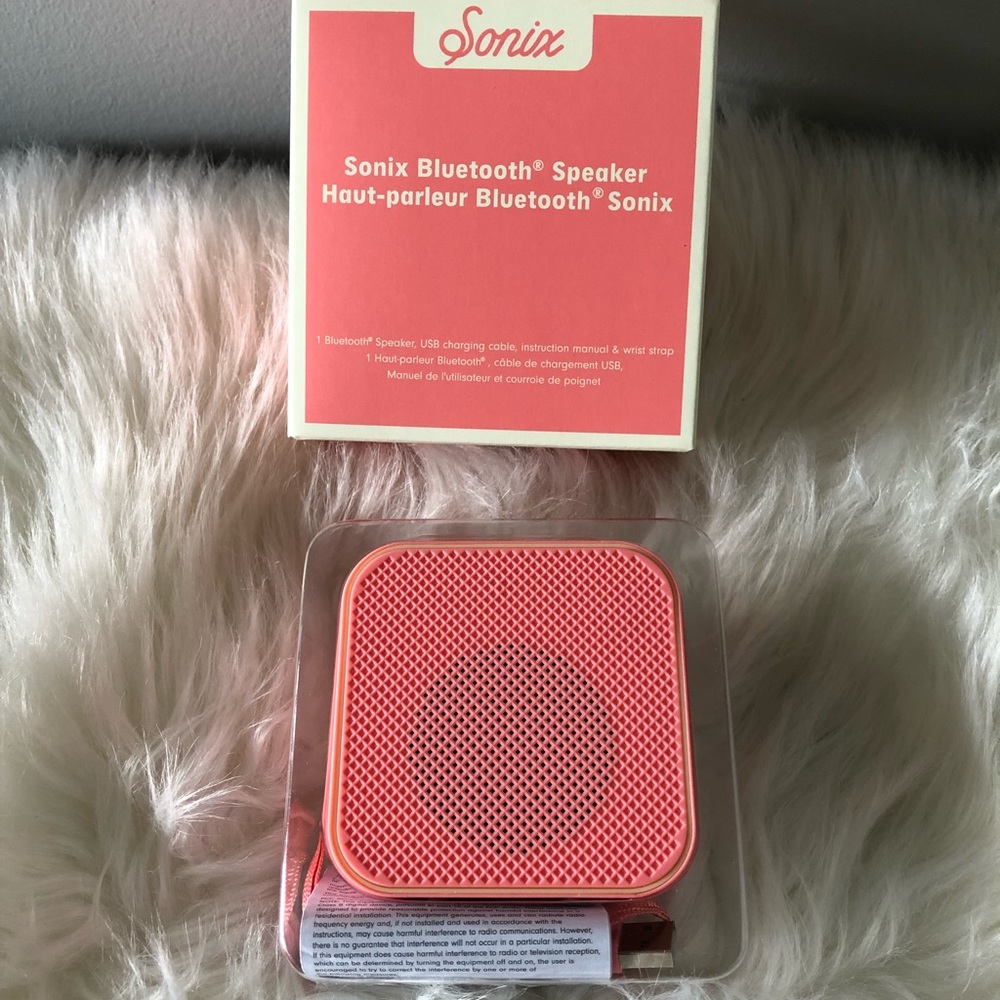 BNIB Sonix Bluetooth Speaker